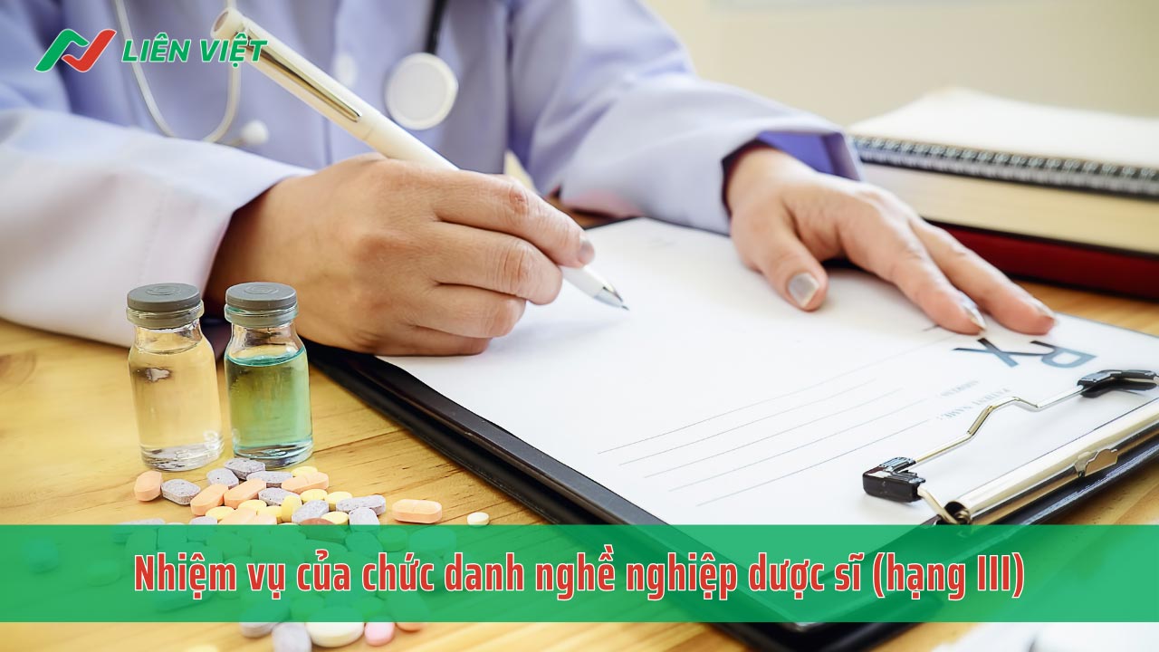 Dược sĩ có nhiệm vụ thực hiện các công tác về pha chế, đảm bảo chất lượng thuốc