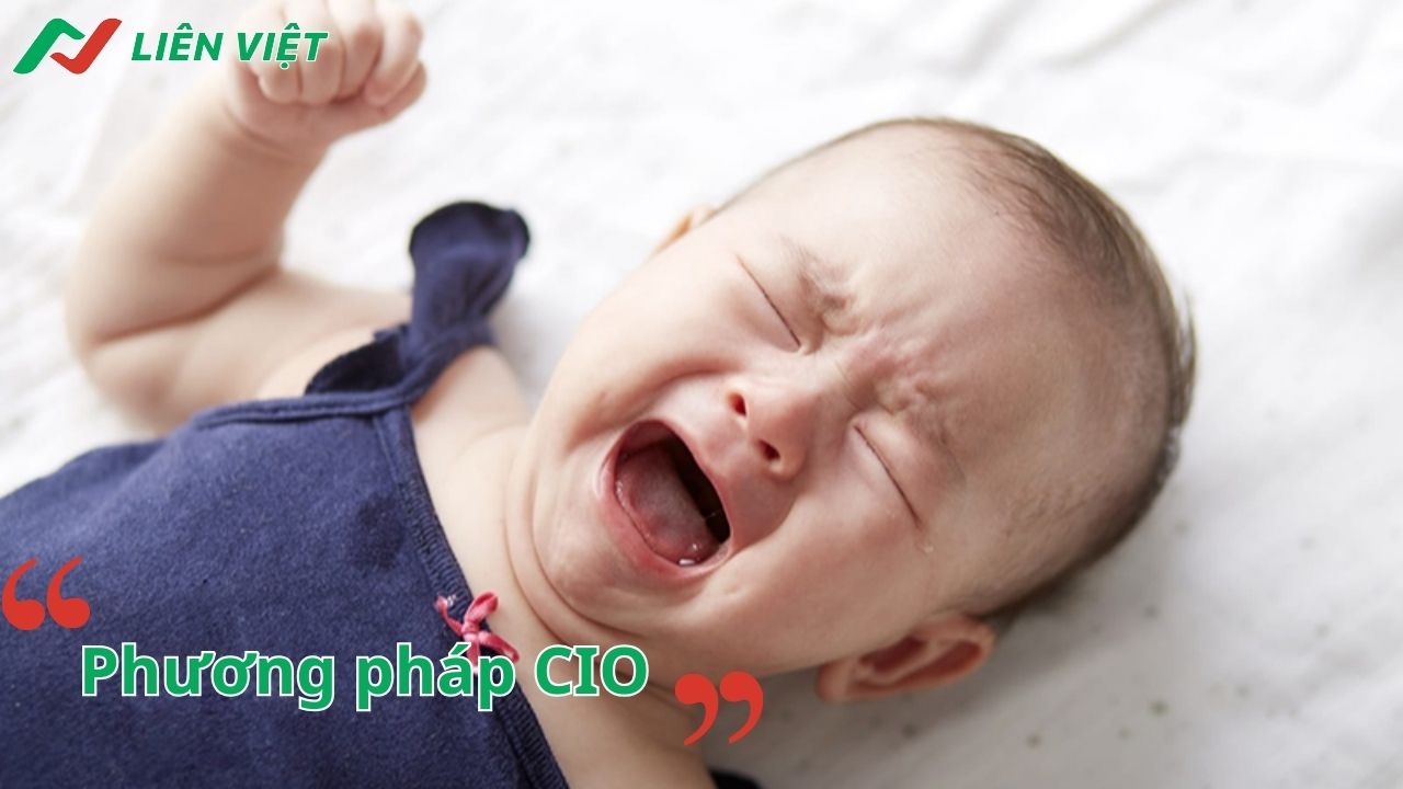Phương pháp CIO yêu cầu bố mẹ không can thiệp quá nhiều vào quá trình tự ngủ của bé