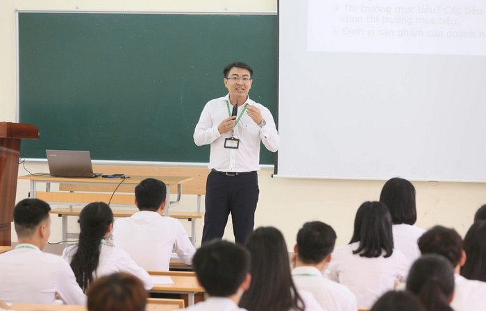 Học sinh THPT dễ bị tổn thương, mất mặt trước bạn bè nên giáo viên cần xử lý tình huống tinh tế để không ảnh hưởng đến tâm lý học sinh