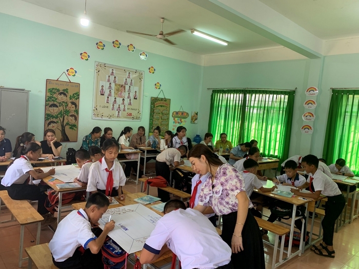Các phương pháp dạy học tích cực môn toán THCS sẽ giúp học sinh rèn luyện nhiều kỹ năng, đặc biệt kỹ năng làm việc nhóm