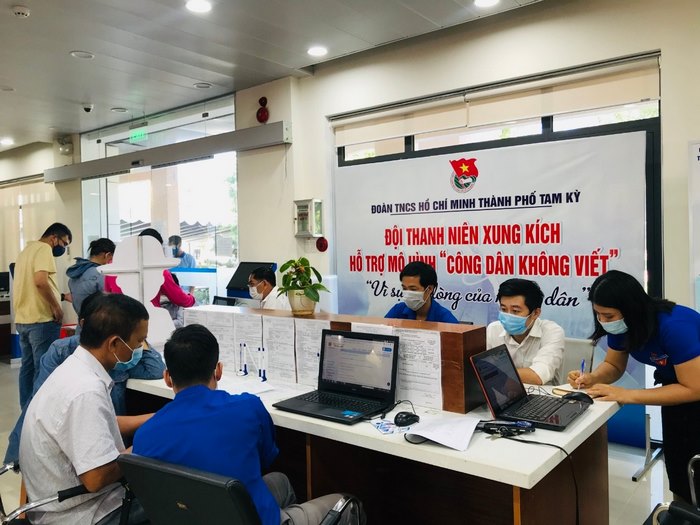 Một trong các thách thức khi cải cách hành chính là thay đổi khung pháp lý lạc hậu