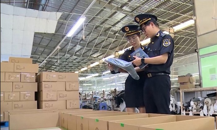 Hiểu rõ chuyển cửa khẩu là gì, nhiều doanh nghiệp lựa chọn để giảm tổn thất tài chính do hàng lưu kho lâu tại cửa khẩu