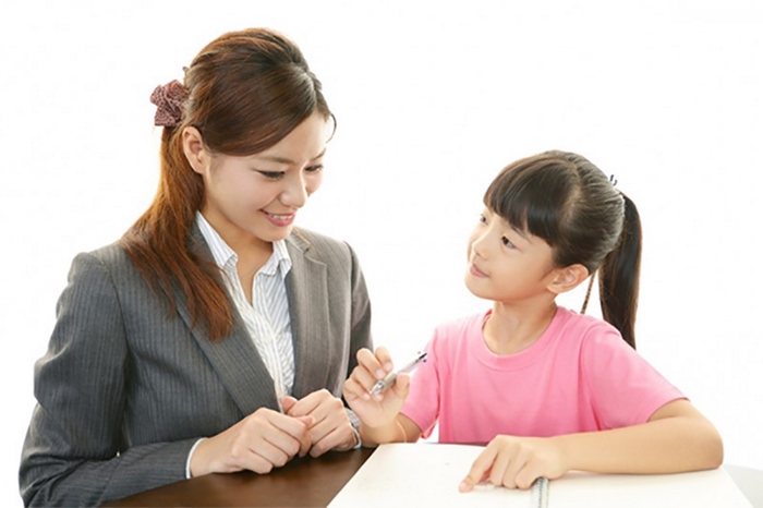 Thuê gia sư dạy kèm tại nhà TPHCM hiện là hình thức học tập phổ biến để củng cố kiến thức, luyện thi cho cá nhân học sinh tại nhà