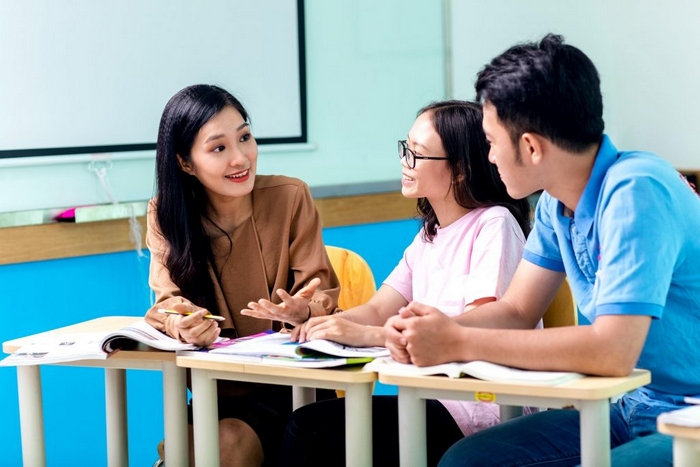 Bạn có thể thuê gia sư dạy kèm tại nhà TPHCM để bổ túc, bồi dưỡng kiến thức cho nhiều môn học, nhu cầu học tập