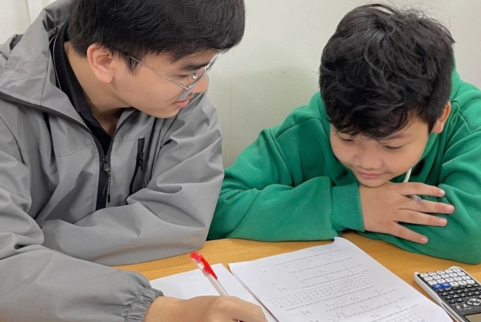 Bạn nên thuê gia sư dạy kèm tại nhà TPHCM nếu muốn cải thiện kết quả học tập, ôn luyện chuẩn bị cho kỳ thi quan trọng cho con