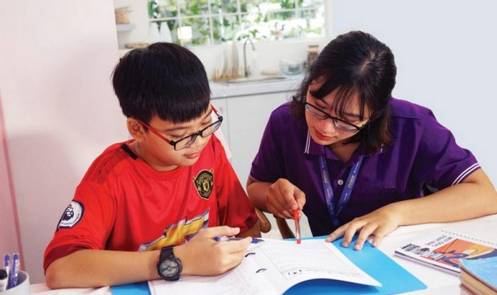 Gia sư tại nhà là giáo viên sẽ có nhiều kinh nghiệm, nghiệp vụ hơn sinh viên, giúp học sinh học tập tốt hơn
