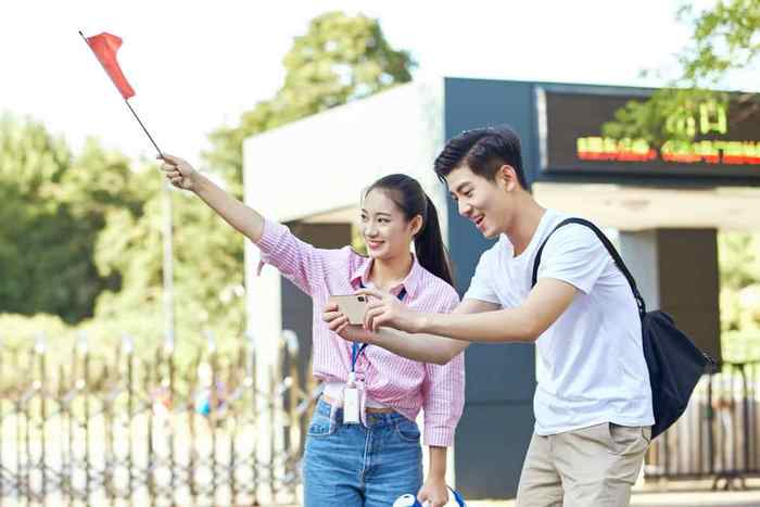 Biết ngành du lịch học trường nào, thi môn gì,... giúp các bạn trẻ có định hướng học tập từ khi ngồi trên ghế nhà trường
