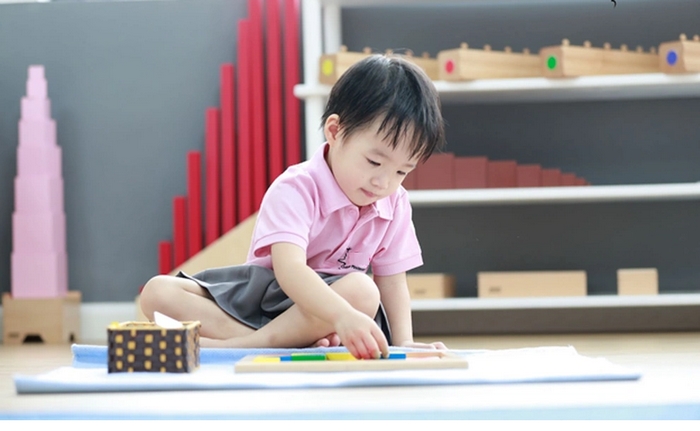 Nội dung phương pháp giáo dục Montessori luôn hướng tới là tôn trọng, tạo môi trường “mở” để trẻ chủ động khám phá, học hỏi