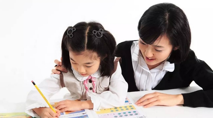 Với học sinh đặc biệt thì càng nên tìm gia sư dạy kèm tại nhà ở Hà Nội để cá nhân hóa phương pháp dạy học