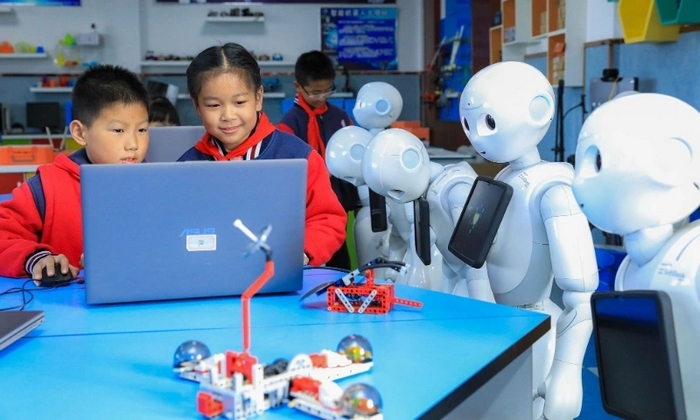 Ứng dụng AI trong giáo dục hiện đã đóng vai trò chủ chốt trong giáo dục, được triển khai rộng khắp toàn cầu