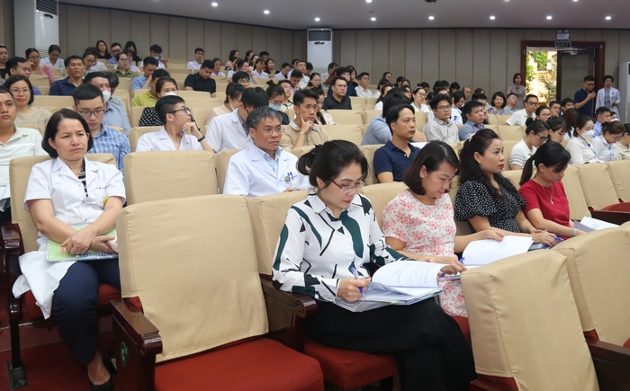 Không phải mọi cá nhân tham gia buổi đấu thầu đều bắt buộc phải có chứng chỉ hành nghề đấu thầu chuyên sâu