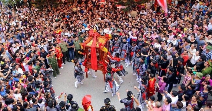 Không hiếm gặp các tình huống vi phạm luật du lịch về hành vi trục lợi từ lễ hội, di tích, điểm đến tâm linh, di tích lịch sử