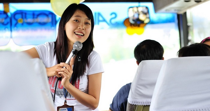 Khi hướng dẫn viên chưa có mặt, người điều hành tour cần điều phối nhân viên ra tiếp đoàn và hướng dẫn viên thay thế