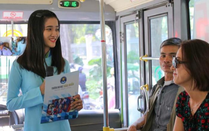 Trong lời chào đoàn cần phải cung cấp một số thông tin cơ bản trong chuyến hành trình