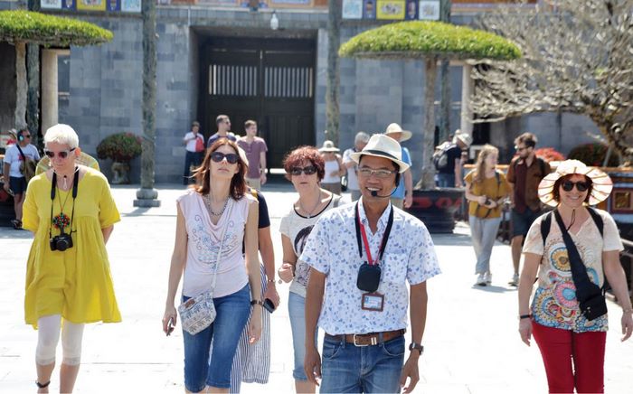 Lương điều hành tour du lịch cụ thể còn tùy theo hình thức tour