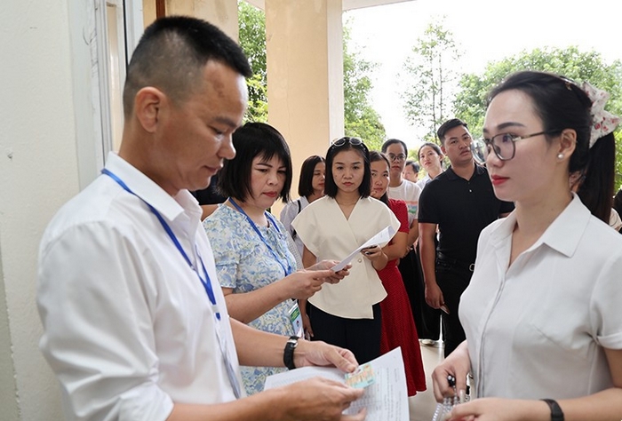 Để được cấp chứng chỉ hành nghề môi giới bất động sản, thí sinh cần nắm rõ kiến thức pháp luật, thị trường, kỹ năng môi giới,...