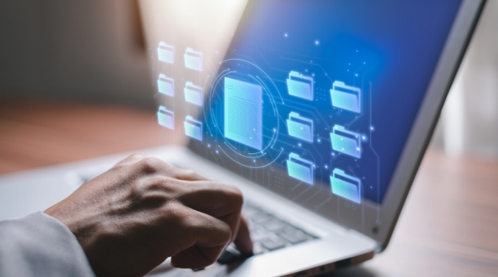 Chuyển đổi số trong công tác văn thư lưu trữ là chuyển đổi toàn bộ hoạt động tiếp nhận, xử lý, bảo quản hồ sơ và tài liệu sang môi trường số hóa