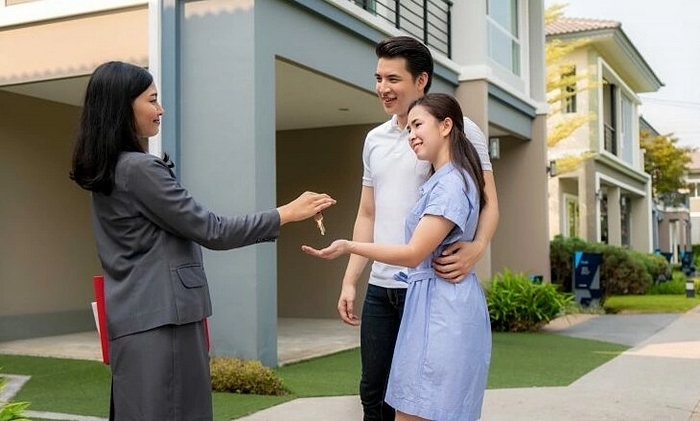 Mọi cá nhân cần có chứng chỉ môi giới để hành nghề hợp lệ, không vi phạm pháp luật