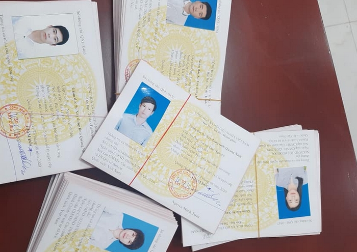 Mua chứng chỉ môi giới bất động sản là không trải qua quy trình đào tạo, sát hạch theo quy định mà “chi trả tiền” để nhận chứng chỉ
