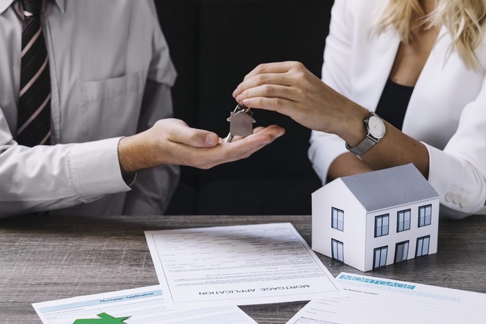 Mua chứng chỉ môi giới bất động sản là hành vi không hợp pháp, có thể dẫn đến rủi ro lớn