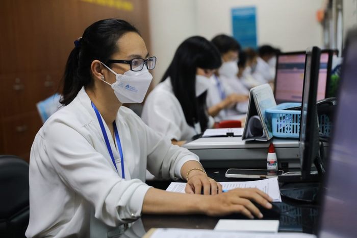 Phiếu đánh giá viên chức kế toán trường học không thể thiếu mục viên chức tự ghi nhận về bản thân dựa trên nhiều tiêu chí khác nhau