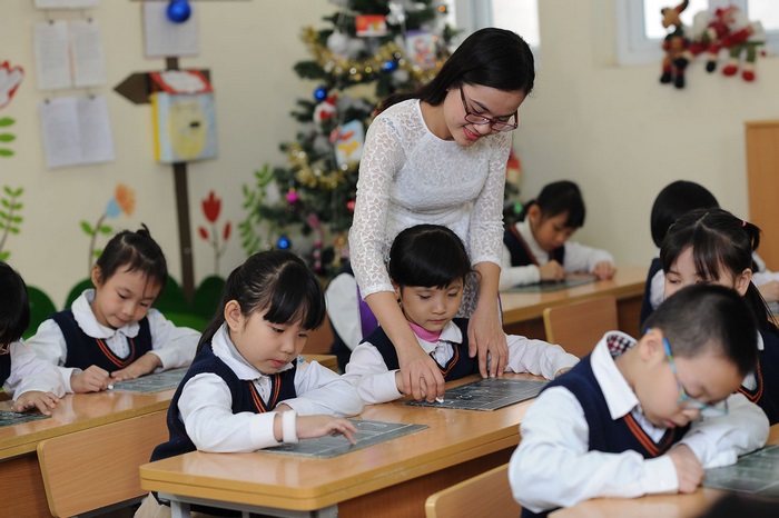 Quyết định bỏ chứng chỉ chức danh nghề nghiệp giáo viên áp dụng với giáo viên đang giảng dạy tại các cơ sở giáo dục mầm non, phổ thông công lập