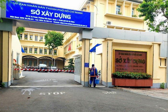 Bạn có thể đến trực tiếp Sở Xây dựng địa phương để tra cứu chứng chỉ môi giới bất động sản