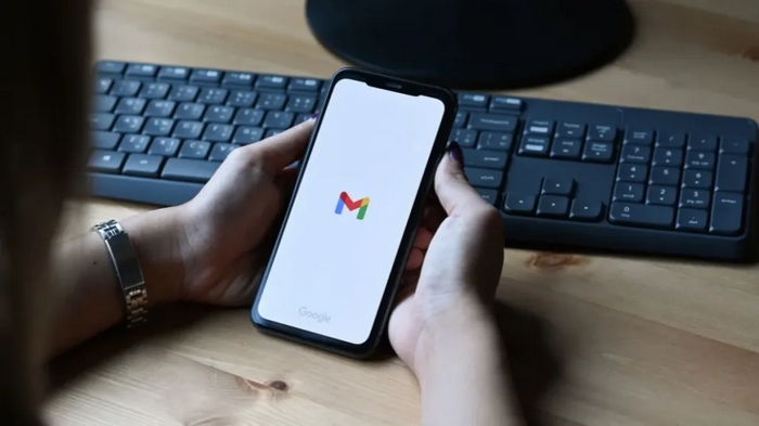 Bạn có thể tra cứu chứng chỉ môi giới bất động sản qua số điện thoại hay email cá nhân