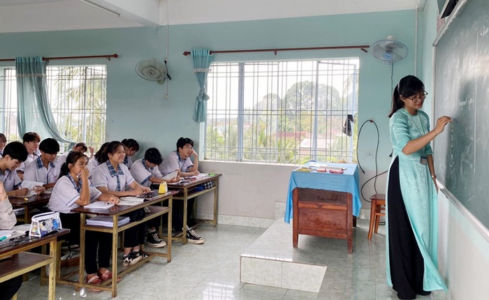 Báo cáo thực tập sư phạm THPT nhằm tổng kết, đánh giá toàn bộ quá trình sinh viên tham gia thực tập tại trường thực tập