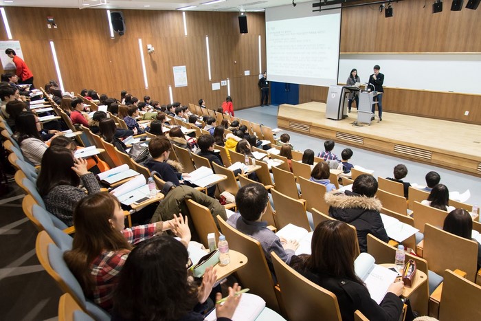 Lý Luận Dạy Học Đại Học là môn bắt buộc trong nhiều ngành đào tạo sư phạm và giáo dục đại học