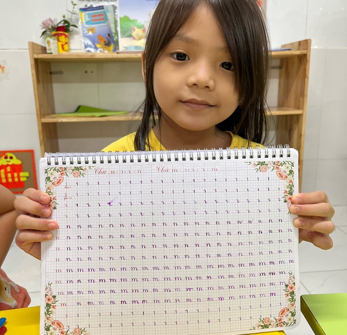 Bài tập luyện nét cơ bản và chữ cái thường sẽ giúp bé hình thành kỹ năng viết đều nét