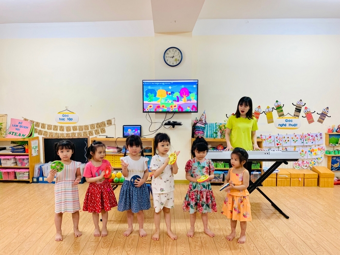 Hoạt động ca hát với những giai điệu gần gũi, quen thuộc được tổ chức ở lớp mầm non