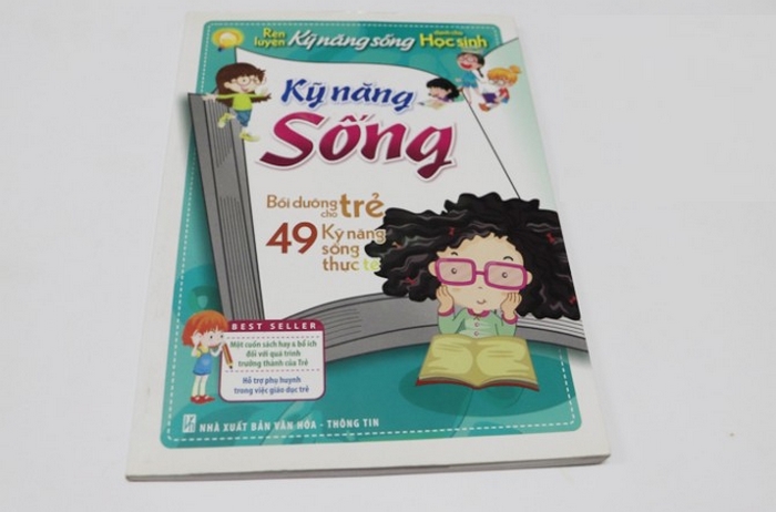 Cuốn sách Bồi Dưỡng Trẻ 49 Kỹ Năng Sống Thực Tế