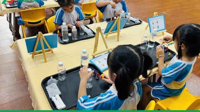 tổ chức hoạt động khám phá khoa học cho trẻ mầm non