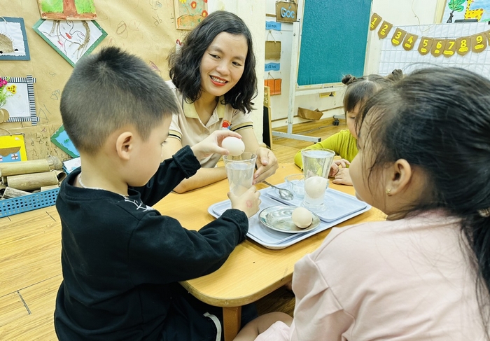 Cần tập trung quan sát và ghi nhận quá trình tham gia của trẻ để đánh giá hiệu quả của hoạt động
