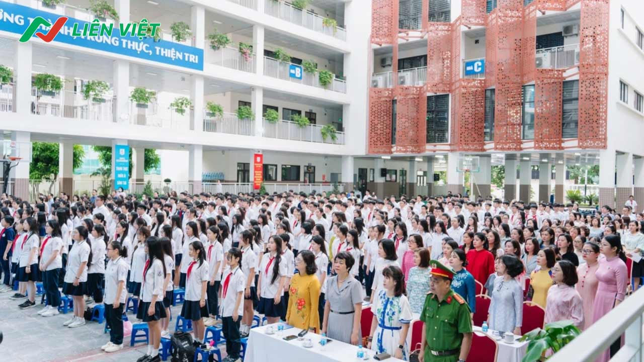 các hoạt động giáo dục trong nhà trường thcs